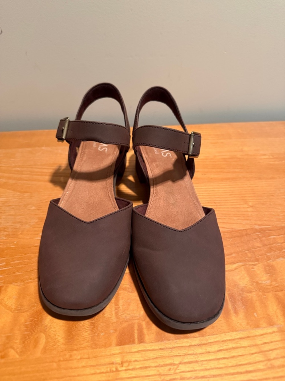 Toms “wear good”  “Jacklyn” Brown Low Block Heel mary jane Sandals